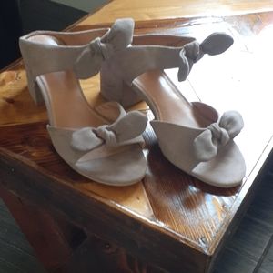 NWT tuape sandals